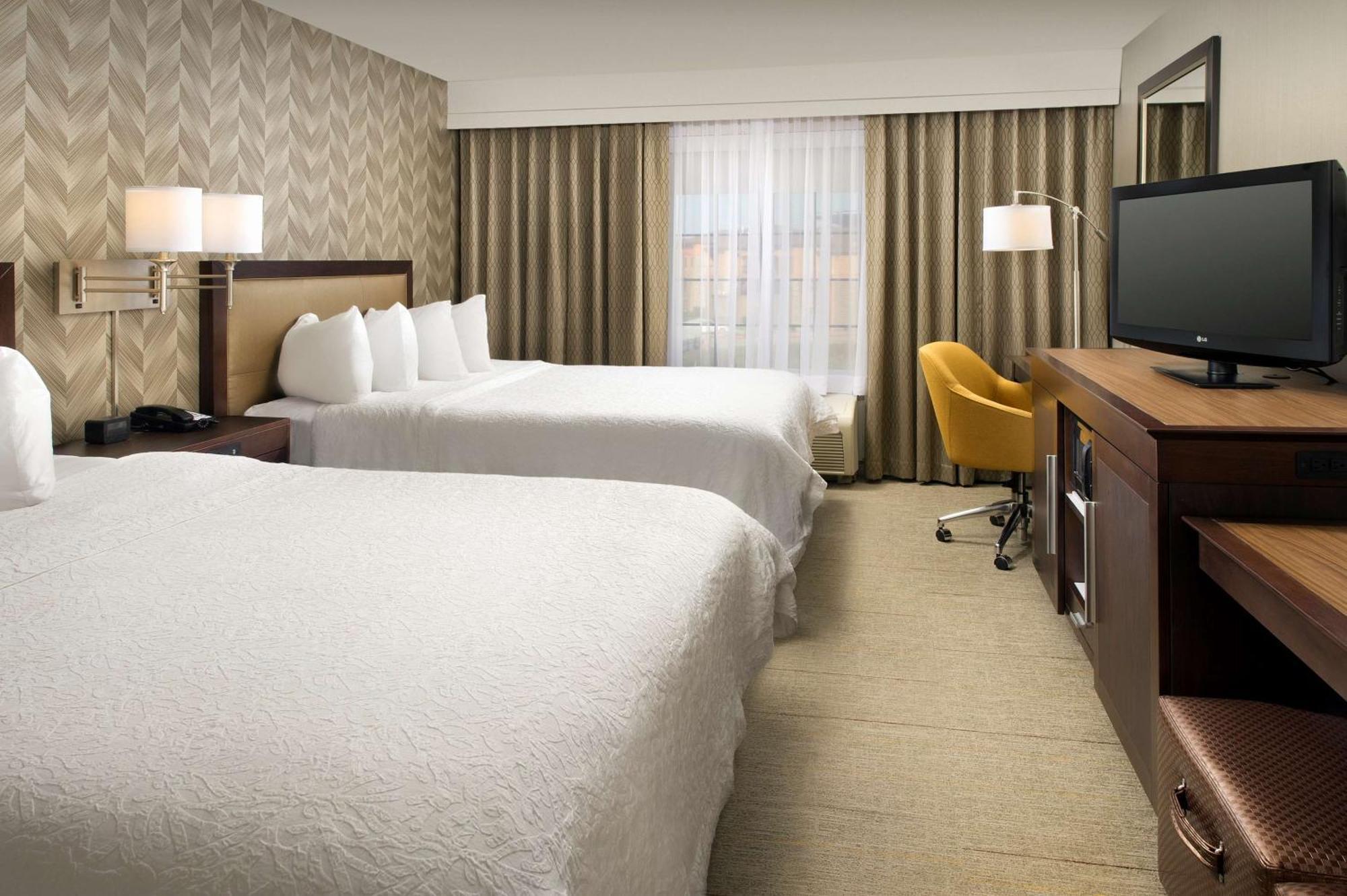 Hampton Inn Kansas City The Legends Zewnętrze zdjęcie