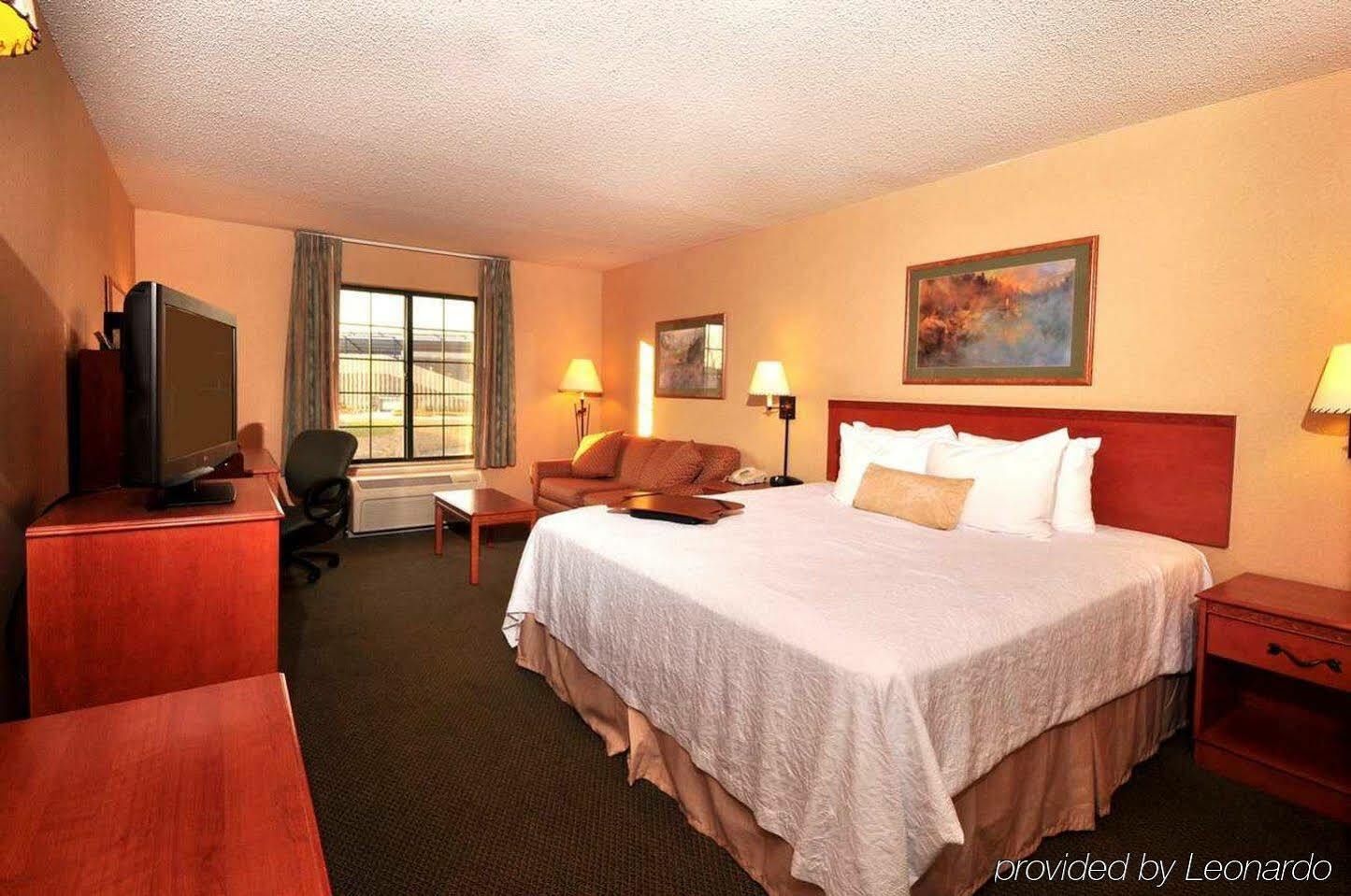 Hampton Inn Kansas City The Legends Zewnętrze zdjęcie