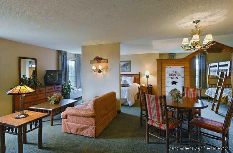 Hampton Inn Kansas City The Legends Zewnętrze zdjęcie